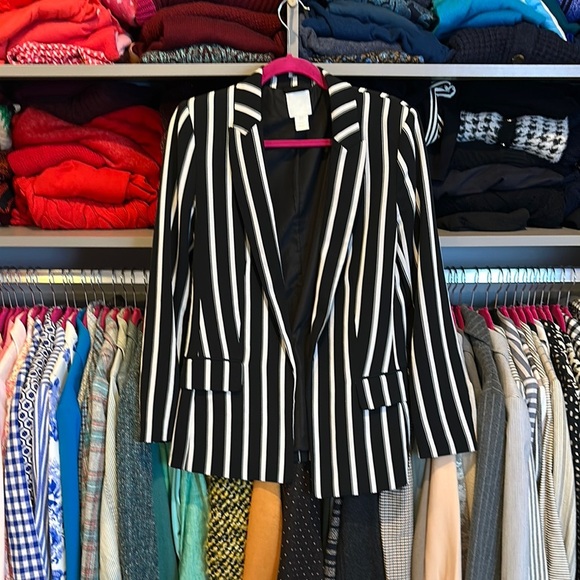 H&M black/blue/white striped 2 pocket open front blazer size 4 - Picture 1 of 3